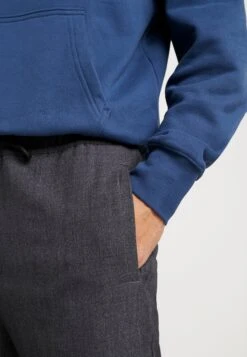 URBAN CLASSICS Comfort Cropped Pants - Broek - Darkgrey -ZALANDO WINKEL 0c70d529455f4a5382f29d244c0105de