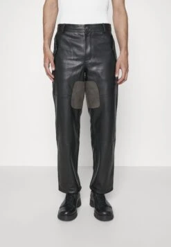 Patch Trousers - Leren Broek - Black 13 Patch Trousers - Leren Broek - Black -ZALANDO WINKEL 163f56ba112247f19472ed569cc679ec