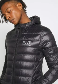 EA7 Emporio Armani Jacket - Gewatteerde Jas - Black -ZALANDO WINKEL 1c7018f1ee9145889c78730d488a4823