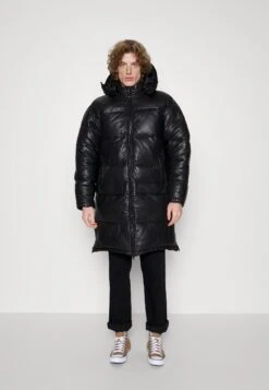 Yotei - Winterjas - Black