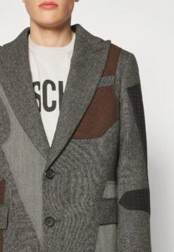 MOSCHINO Long Jacket - Mantel - Fantasy Grey 15 MOSCHINO Long Jacket - Mantel - Fantasy Grey -ZALANDO WINKEL 25642fc9ca6e4c7faba1251b4f0f8f28