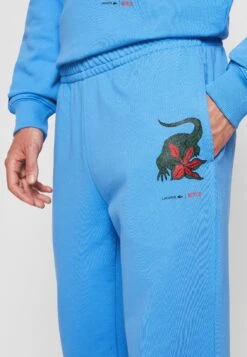 Lacoste X Netflix - Trainingsbroek - Ethereal 13 Lacoste X Netflix - Trainingsbroek - Ethereal -ZALANDO WINKEL 30087f42730844029cea4f1bcd9344b0