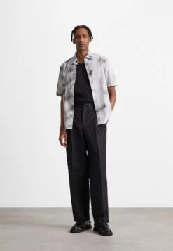 Pleated Classic Trousers - Pantalon - Black 10 Pleated Classic Trousers - Pantalon - Black -ZALANDO WINKEL 4074b984f1b14ab9b32aab18c4733c6c