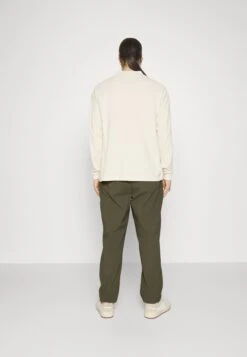 Les Deux Track Pants - Trainingsbroek - Olive Night -ZALANDO WINKEL 4526a20faffc40f2814136890395fde6