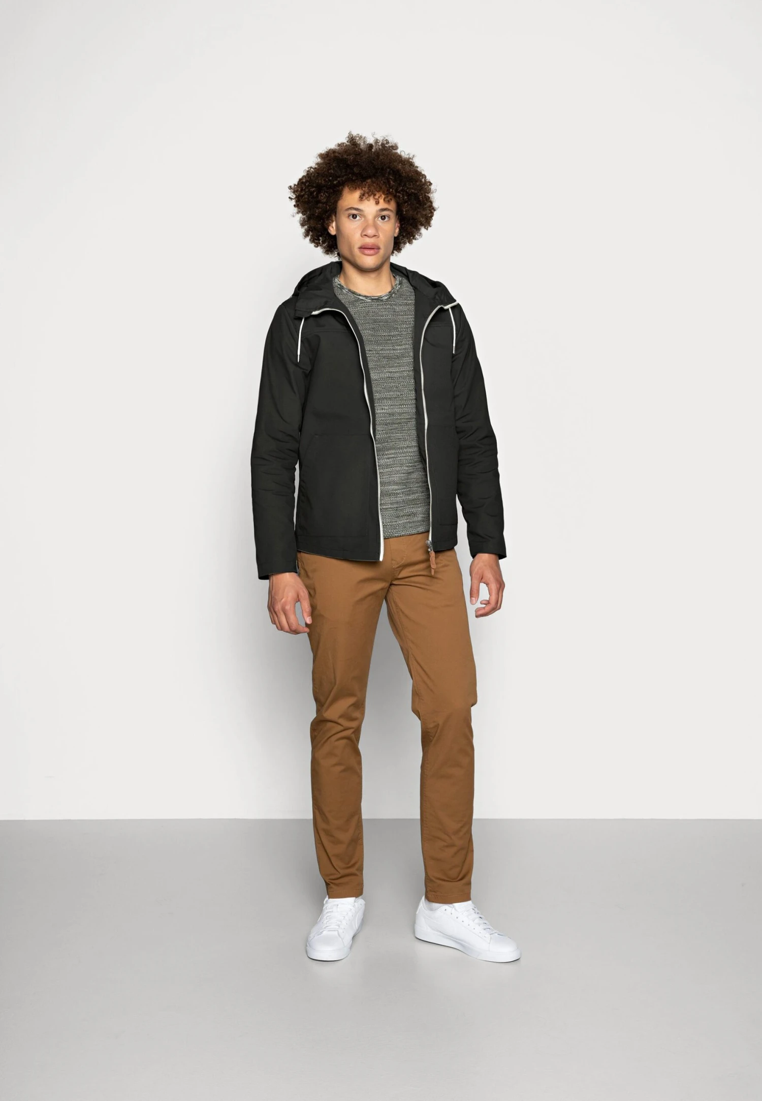 Revolution Hooded Jacket - Lichte Jas - Army 4 Revolution Hooded Jacket - Lichte Jas - Army - Afbeelding 2