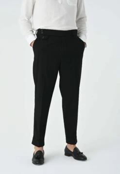 Pleated With Button Detailed - Broek - Black