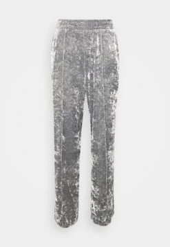 Han Kjøbenhavn Crushed Loose Trousers - Trainingsbroek - Grey -ZALANDO WINKEL 586ca1b62c3845b2aca7af253bbc83bc