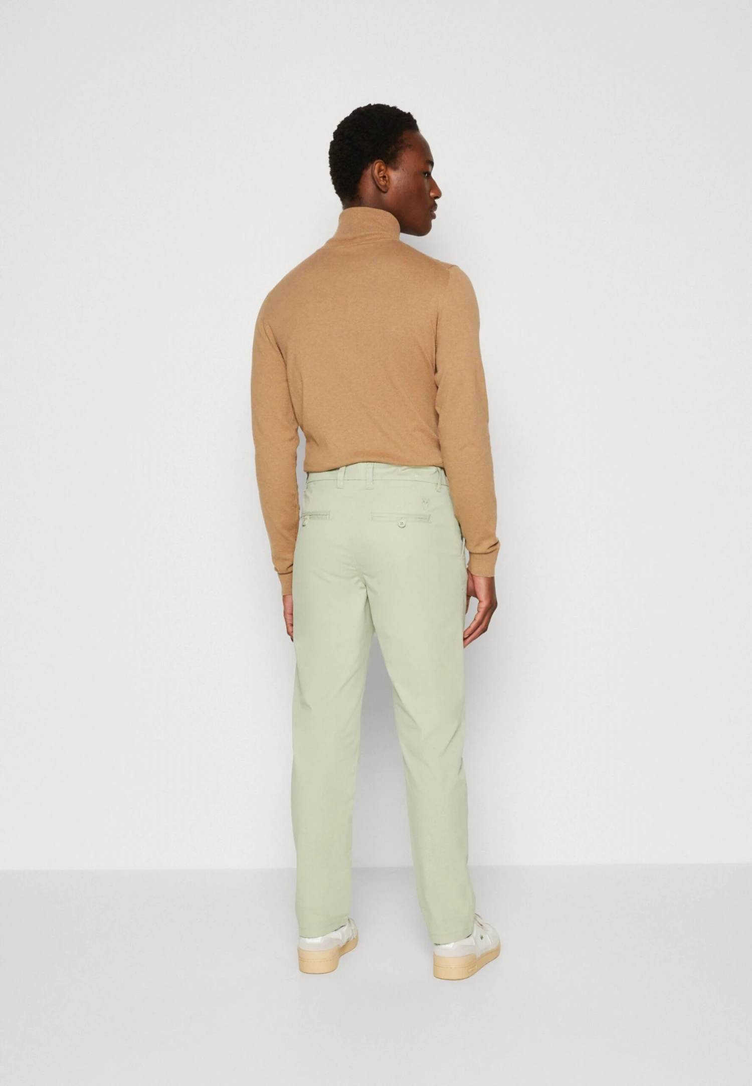 Chuck Regular Pant - Chino - Swamp 5 Chuck Regular Pant - Chino - Swamp - Afbeelding 3