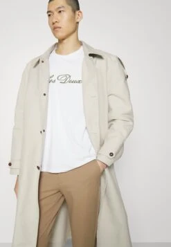 Les Deux Como Suit Pants Seasonal - Broek - Desert Taupe 11 Les Deux Como Suit Pants Seasonal - Broek - Desert Taupe -ZALANDO WINKEL 5ed0571629c84398b6e99f554ba8cb96