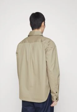 Libertine-Libertine Dharma - Lichte Jas - Sand -ZALANDO WINKEL 6941ea7a9a364658913398876a48cad5