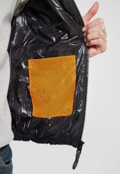 S.Oliver Winterjas - Total Eclipse 11 S.Oliver Winterjas - Total Eclipse -ZALANDO WINKEL 7245aff279884620bb4cb1c73986d9f5