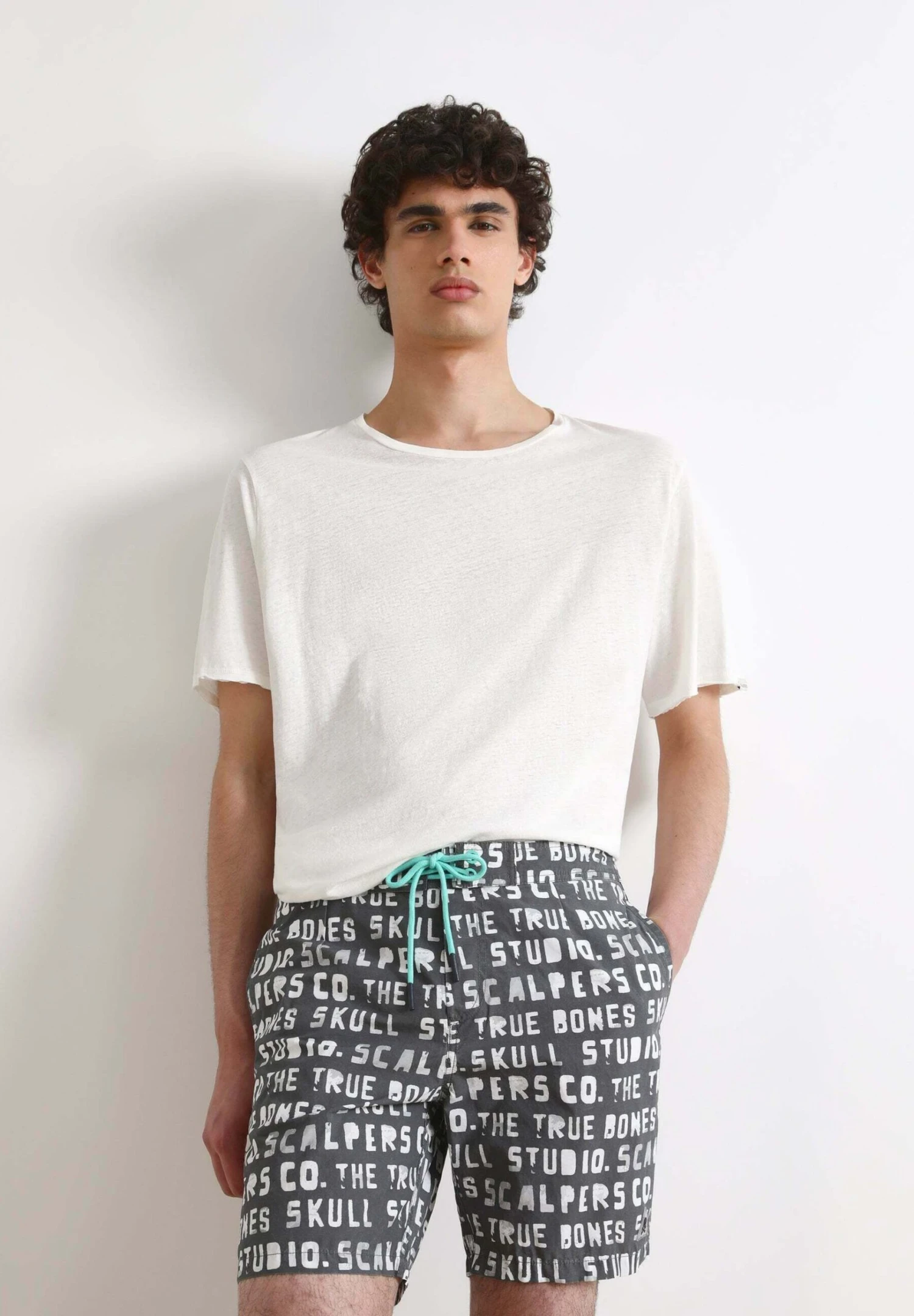 Scalpers With Text Print- Zwemshorts - Dark Grey 3 Scalpers With Text Print- Zwemshorts - Dark Grey