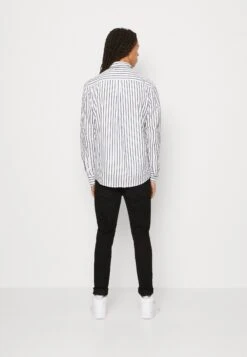 Only & Sons Onstru Regular Shirt - Overhemd - Dark Navy 10 Only & Sons Onstru Regular Shirt - Overhemd - Dark Navy -ZALANDO WINKEL 7b97a85fb6d84b2eb049a8d0cb7b3f3f