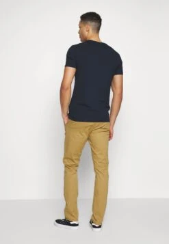 Indicode Jeans Gover - Chino - Amber -ZALANDO WINKEL 7eae4f48891640288384f06ef4590365