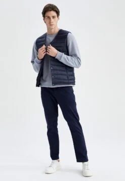 DeFacto Regular Fit - Bodywarmer - Navy -ZALANDO WINKEL 7f6a7302b15649be83cf6181b42aa1e9