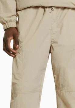 BERSHKA Technical - Cargobroek - Sand -ZALANDO WINKEL 82e4b7fd73c14c3da7e3c9b855a6baf7