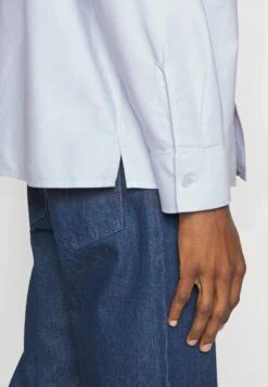 Filippa K Oxford Overshirt - Overhemd - Ice Blue -ZALANDO WINKEL 85d9bd8fc98e473581a0cc5178a5aa36