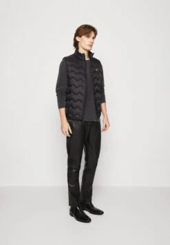 Lyle & Scott Crest Quilted Gilet - Bodywarmer - Jet Black -ZALANDO WINKEL 8afb4eab86a24583befad4d2e27cae4c