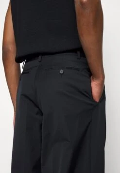 Pleated Classic Trousers - Pantalon - Black 15 Pleated Classic Trousers - Pantalon - Black -ZALANDO WINKEL 8dcafd507c3e4a6e82d656a70e1db95e