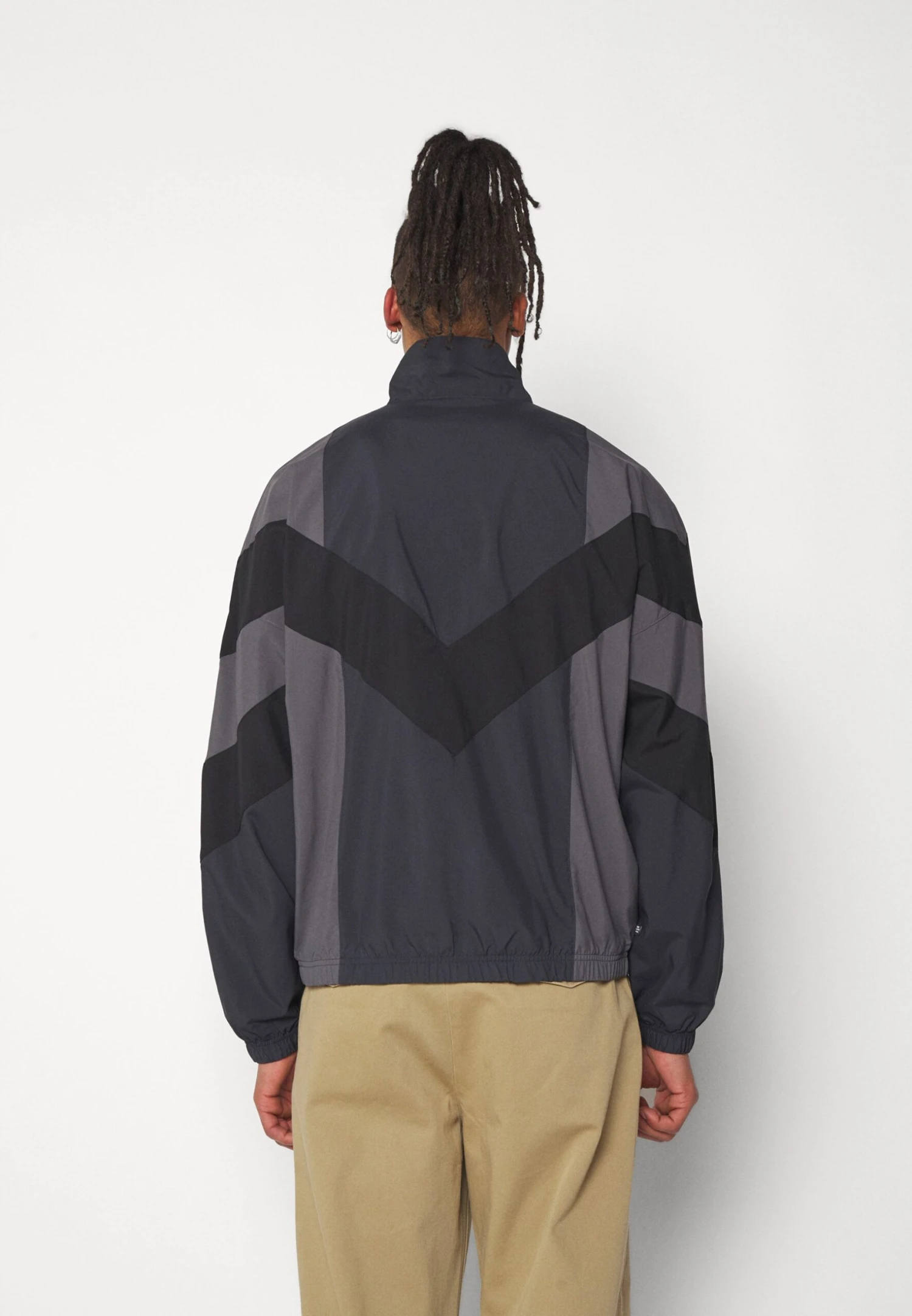 Voorkant -ZALANDO WINKEL 8f693ce72a9c49169f12467b940980a3 scaled 1