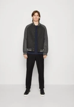 Marc O'Polo Belsbo Cropped - Broek - Black 9 Marc O'Polo Belsbo Cropped - Broek - Black -ZALANDO WINKEL 9c1b74f133ac4766a83aae66d2e892c3