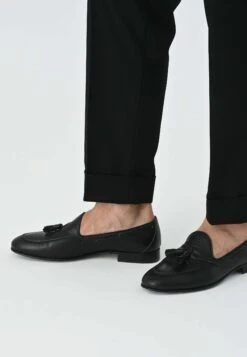 Pleated With Button Detailed - Broek - Black -ZALANDO WINKEL 9ec20e3697934b31be416ce1af9d4943