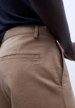 ADOLFO DOMINGUEZ Chino - Camel