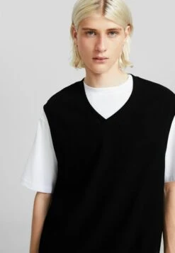 BERSHKA V-Neck- Trui - Black -ZALANDO WINKEL acbbe4b7b1714103adb7889ab42bf2df