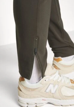 Antony Morato Bjorn In Stretch - Cargobroek - Dark Military Green 15 Antony Morato Bjorn In Stretch - Cargobroek - Dark Military Green -ZALANDO WINKEL ade683257eb44987b484c47dbb802474