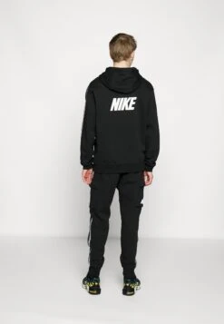 Nike Sportswear M Nsw Repeat Flc Bb - Cargobroek - Black/Iron Grey/White -ZALANDO WINKEL b19841c6094542be96dabf57e4ce0592