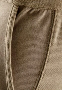 Sail Racing EditionRace - Trainingsbroek - Sand -ZALANDO WINKEL b6303f5da2e144a39a5ec9c27748d866