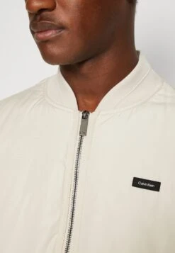 Calvin Klein Superlightweight Vest - Bodywarmer - Stony Beige -ZALANDO WINKEL c2f38c78a32b45a887f7b9cab04fc93c