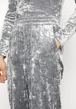 Han Kjøbenhavn Crushed Loose Trousers - Trainingsbroek - Grey -ZALANDO WINKEL c51dd46e1e4840d780701f07217acf87