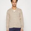 Filippa K Vest - Dusty Beige -ZALANDO WINKEL c888ebfb6f7043f783d661dabdc3adfb