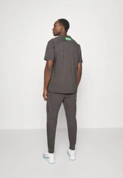 Nike Performance Liverpool Fc Tech Fleece - Fanartikel - Charcoal Heather/Poison Green -ZALANDO WINKEL de37f6fb98c24bc9aa12cd5b02ceb3be