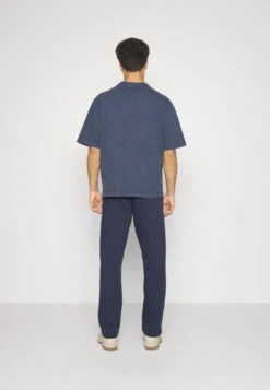 Holzweiler Lagoon Oslo Trouser - Broek - Dark Blue -ZALANDO WINKEL ea6bf76009d0487fbe4f1b8782f63ae1