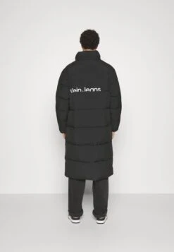 Calvin Klein Jeans Essentials Long- Winterjas - Black -ZALANDO WINKEL f5f698114e6249ec96b99726927acc49