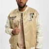 FUBU College Shiny Varsity- Bomberjacks - Sand Offwhite -ZALANDO WINKEL f84a6718f0c4485083216453f57191b4